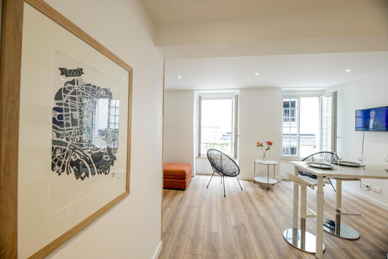 Quartier Du Chateau, Superbe Appartement Avec Parking Pau Esterno foto