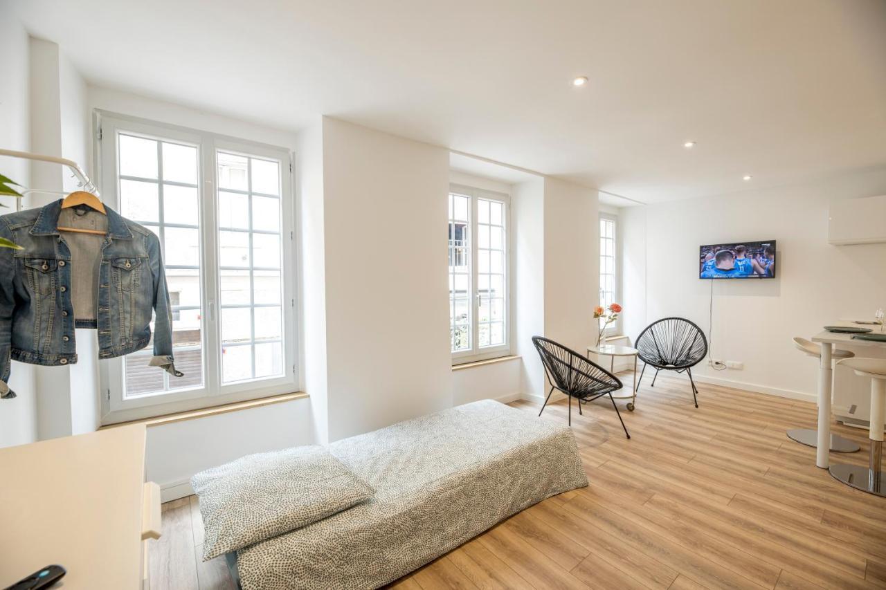 Quartier Du Chateau, Superbe Appartement Avec Parking Pau Esterno foto