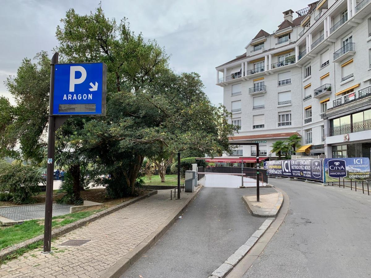 Quartier Du Chateau, Superbe Appartement Avec Parking Pau Esterno foto